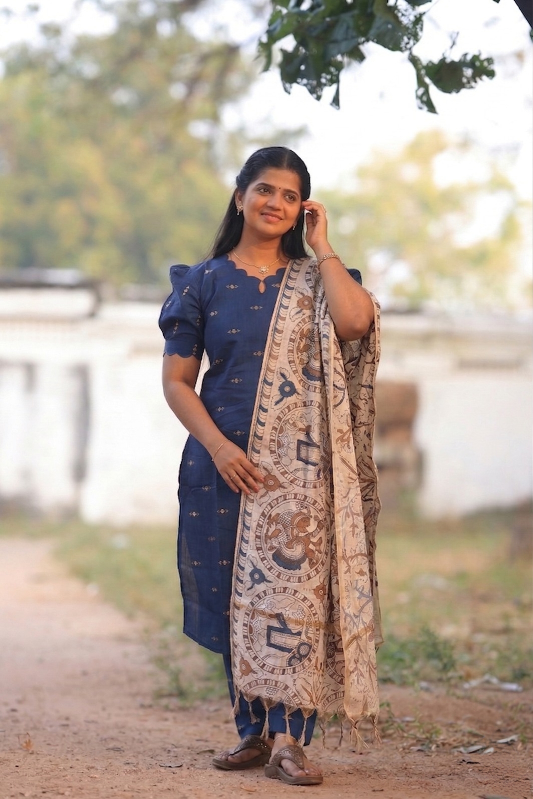 Navy Blue kurta set with Kalamkari Shawl