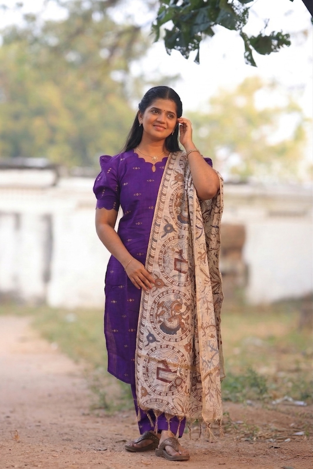 Purple kurta set with Kalamkari Shawl