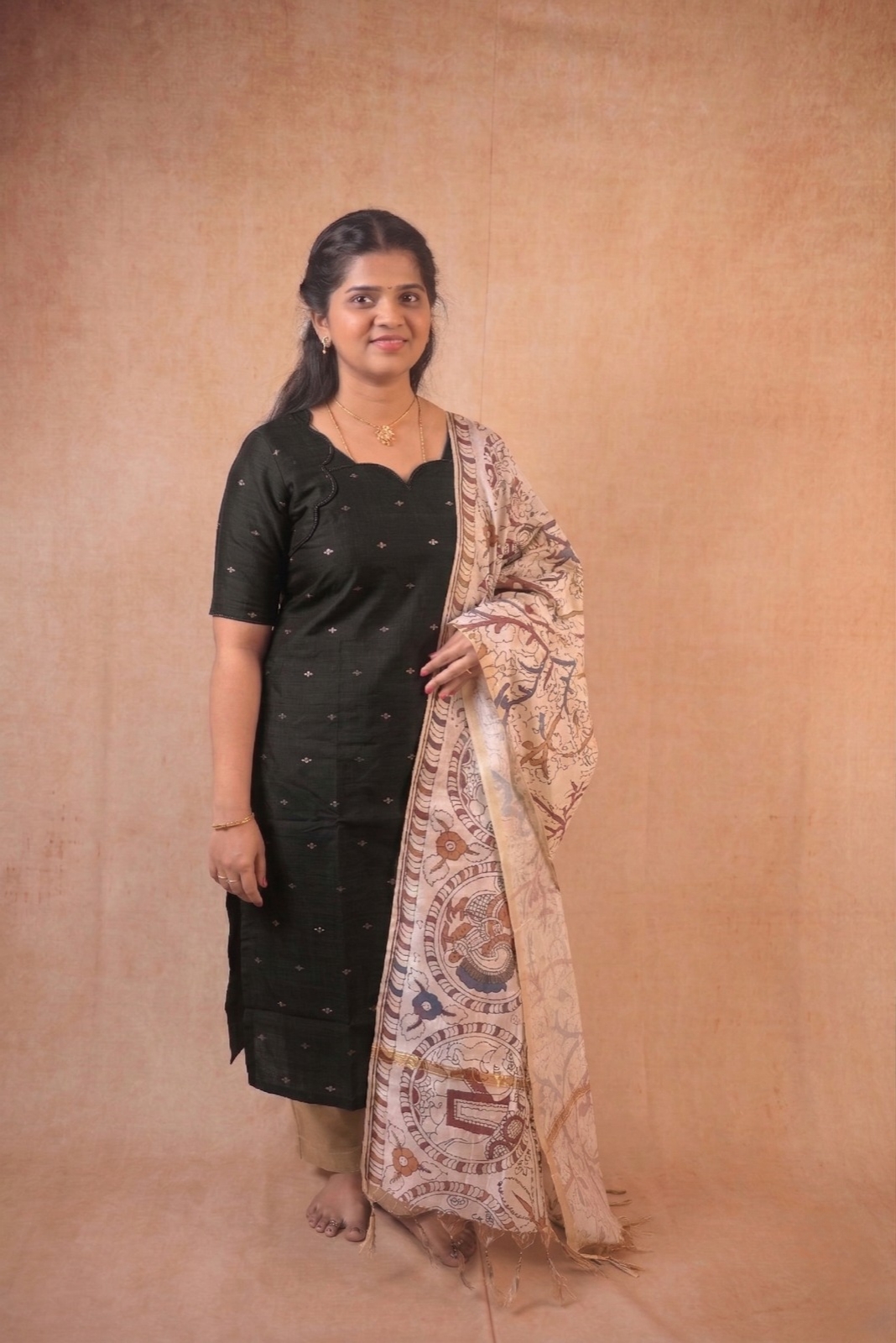 Black kurta with kalamkari shawl