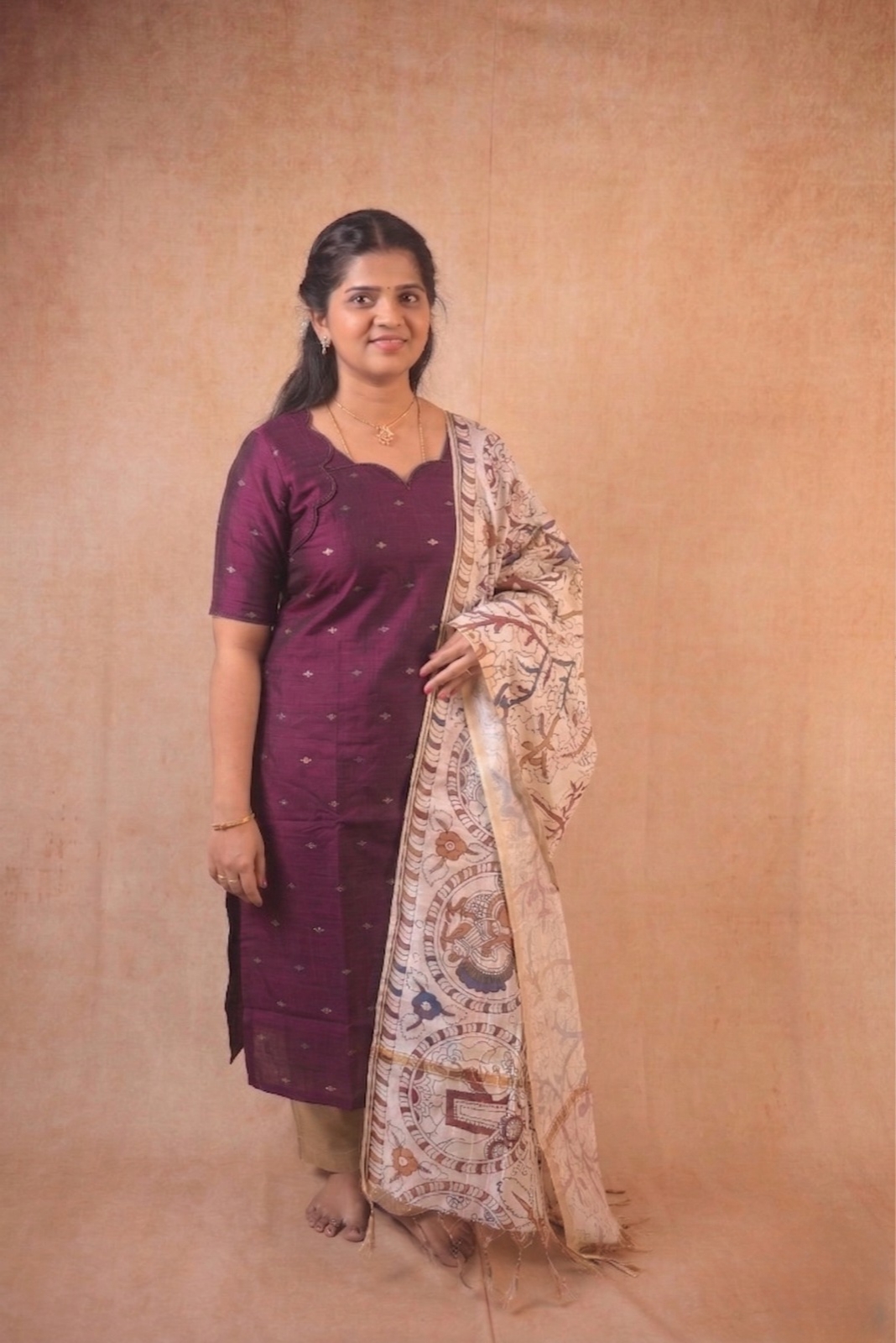 Wine kurta with kalamkari shawl